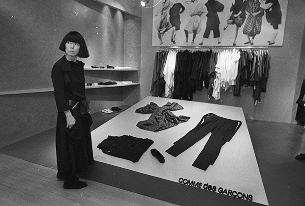 Рей Кавакубо в бутике Comme des Garcons в Нью-Йорке, 1983 год