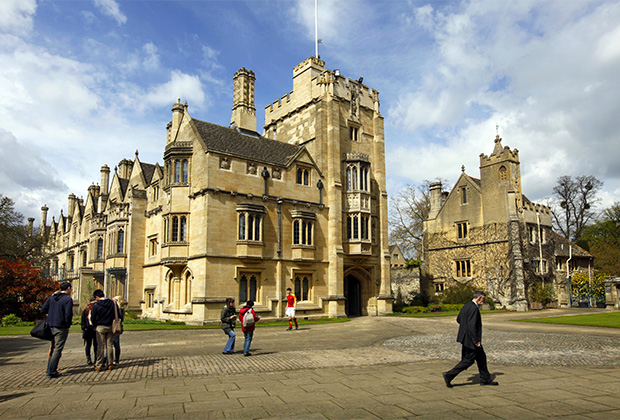 Здание Кембриджского университета