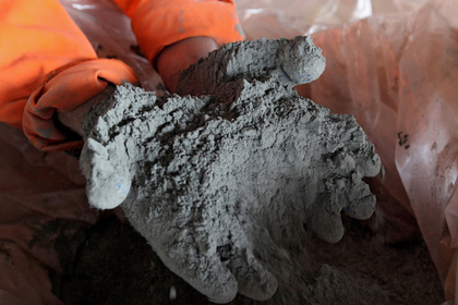 Украинского пенсионера заживо залили цементом