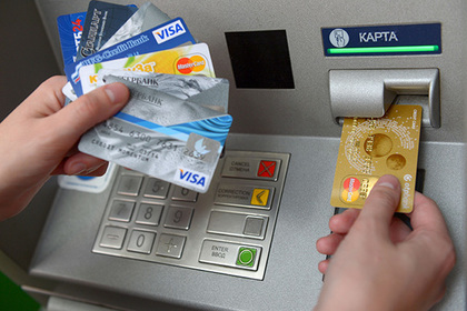 ЦБ начал готовить банки к отключению от Visa и Mastercard