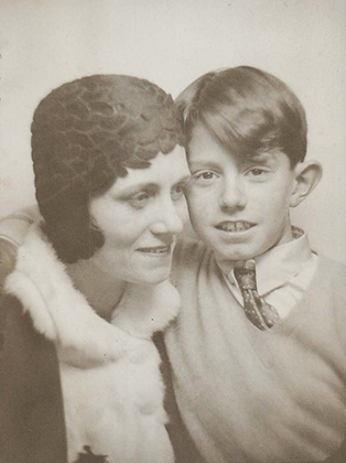 Ольга и Поль Пикассо из фотоавтомата. Около 1928