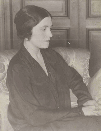 Ольга Пикассо. Париж, около 1923