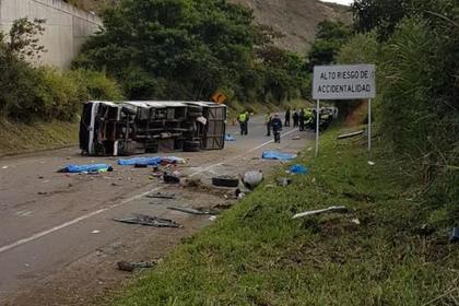 В Колумбии разбился автобус с баскетбольной командой, погибли 13 человек