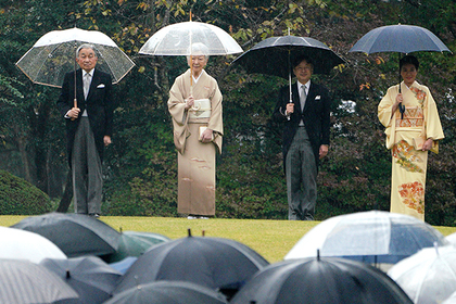 Японцы решили засудить правительство за коронование принца