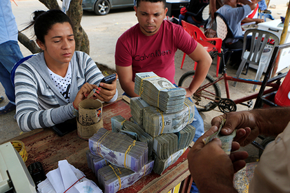 Инфляция в Венесуэле достигла 1300000 процентов