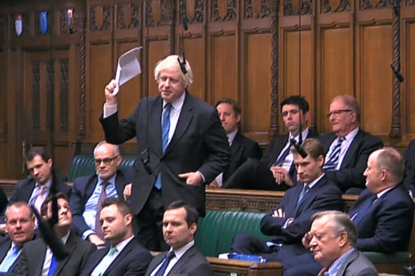 Бывший министр иностранных дел Великобритании Борис Джонсон во время парламентских дебатов по Brexit