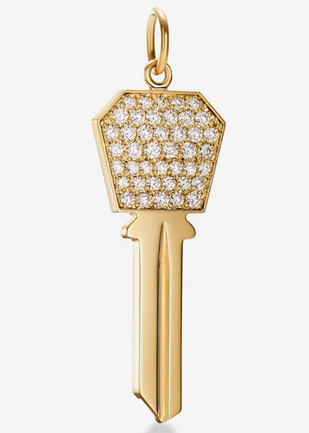 В коллекции Keys, абсолютном подарочном бестселлере ювелирно-часовой компании Tiffany &amp; Co., прибавление: подвески в виде ключа от «английского» замка из золота с бриллиантами. 
