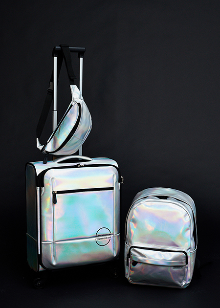 Чемодан с замком с функцией TSA, спортивный рюкзак и поясная сумка: эти классные унисекс-аксессуары для путешествий понравятся и парню, и девушке. Лучший подарок перед поездкой на каникулы.