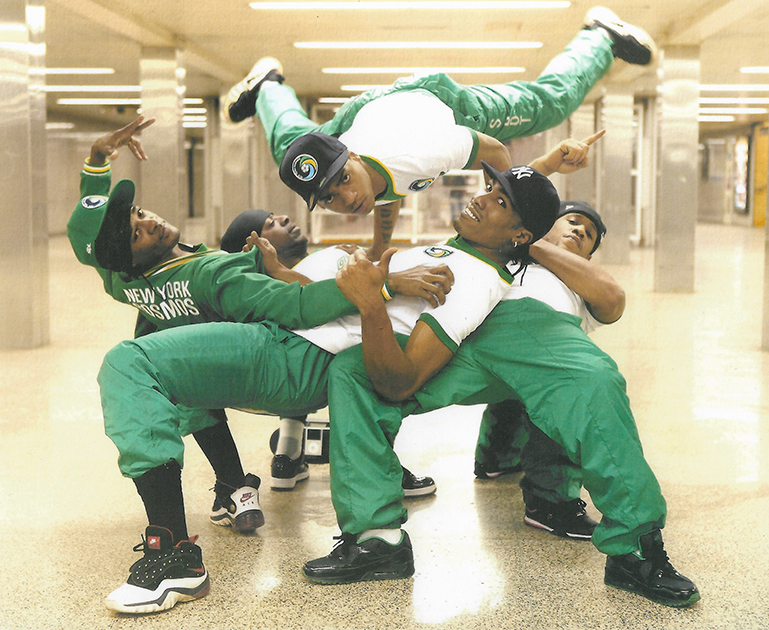 Одна из фотографий Шабазза легла в основу обложки альбома Undun американской хип-хоп-группы The Roots.