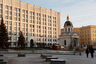 Здание Минобороны и храм Бориса и Глеба на Арбатской площади в Москве