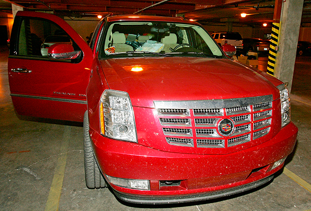 Cadillac Escalade запрещенного в общине красного цвета, в котором нашли скрывавшегося Джеффса