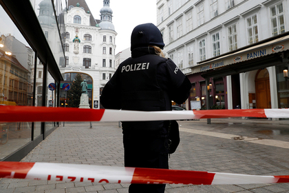 Неизвестный подстрелил двух человек в Вене и скрылся