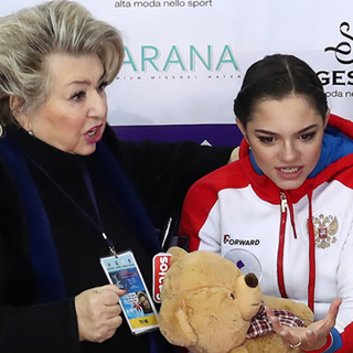 Тренер Татьяна Тарасова и фигуристка Евгения Медведева 