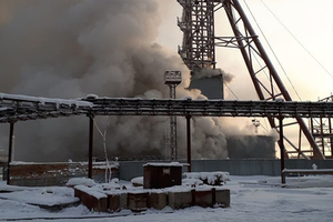 Пожар на шахте в Пермском крае Огонь отрезал выход девяти горнякам. Они застряли на глубине 360 метров