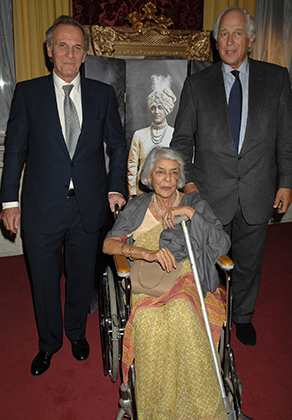 Гаятри Деви на открытии выставки Cartier Inde Mysterieuse в 2007 году