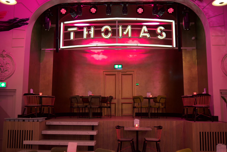 Арт-кафе Thomas выполнено в лучших традициях голландского дизайна.