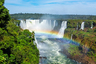 Водопады Игуасу на границе Бразилии, Аргентины и Парагвая. Первые две страны долгие годы были лидерами по числу туристов в Латинской Америке, но Уругвай и Парагвай в последние годы заметно подтянулись. 