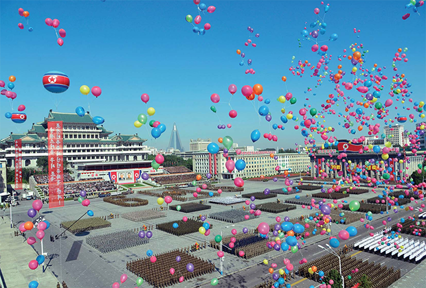 Праздничные мероприятия на площади имени Ким Ир Сена