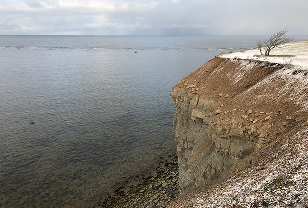 Клиф Панга — природный заповедник, расположенный на утесах в северо-западной части острова. Крутые обрывы, красивый вид на море и Балтика, которая, кажется, здесь еще менее глубокая, чем обычно. Зато на отмелях любят зимовать лебеди. 