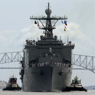 Большой десантный корабль «Форт Макгенри» ВМС США