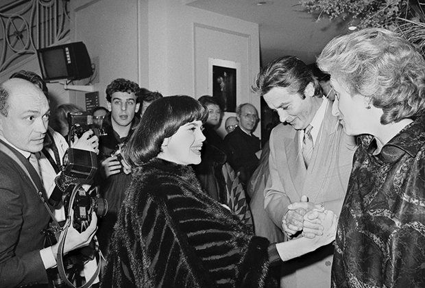 Мирей Матье, Ален Делон и Бернадетта Ширак на премьере фильма «Кин» в Париже, 1987 год