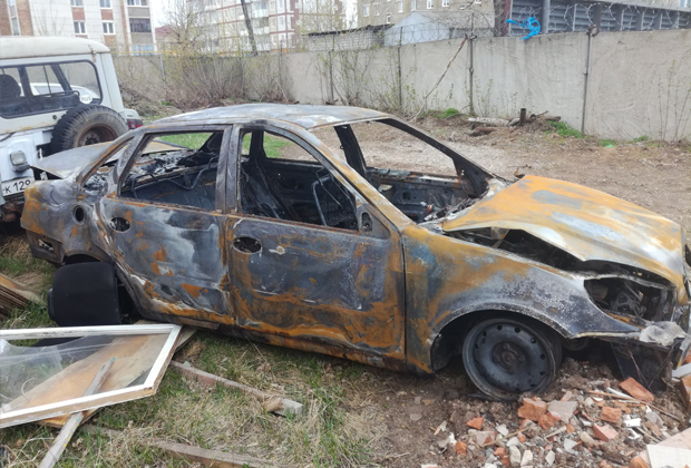 Из материалов уголовного дела: сгоревший автомобиль Lifan