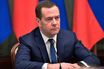Медведев предрек доллару мировой бойкот