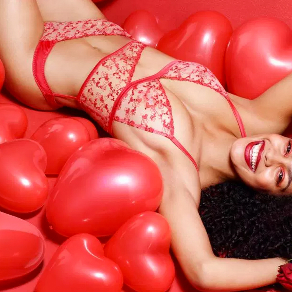 Celebrate San Valentin with These Intensely Erotic Images