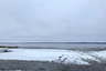 Мы были в Переславле-Залесском в ноябре, поэтому озеро еще не покрылось льдом. Зимой, как и летом, на озере катается много кайт-серферов. 