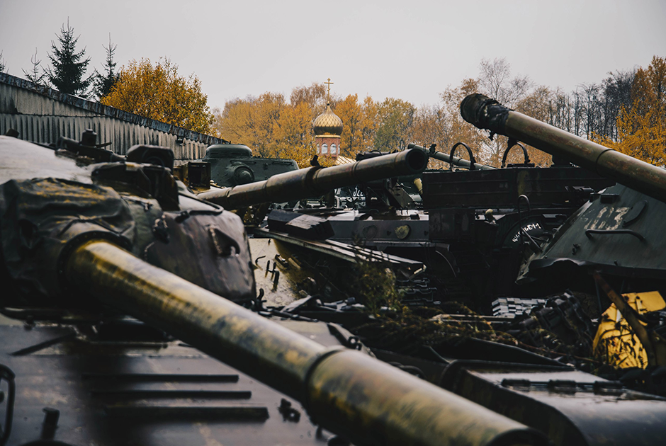 Старая танковая техника в центральном музее бронетанкового вооружения и техники в подмосковной Кубинке.