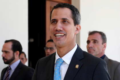 Гуайдо разрешил венесуэльским дипломатам остаться в США