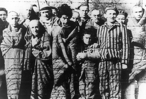 Бывшие узники Освенцима после освобождения