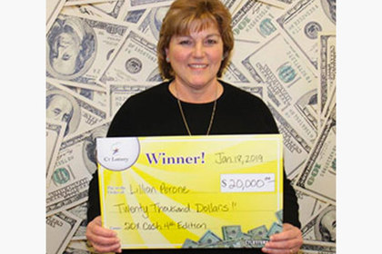 Совет продавца принес женщине большой выигрыш в лотерею