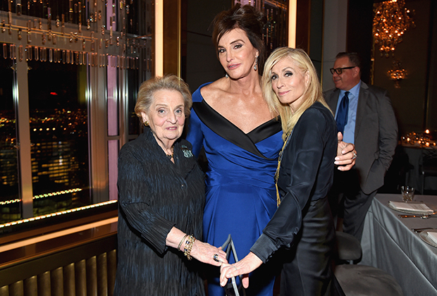 Мадлен Олбрайт, Кэтлин Дженнер и Джудит Лайт на вручении премии «Женщина года-2015» по версии журнала Glamour
