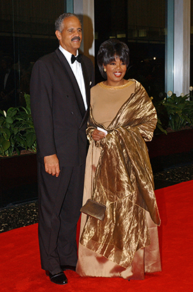 Стэдман Грэхэм и Опра Уинфри на благотворительном балу Kennedy Center Honors в 2001 году