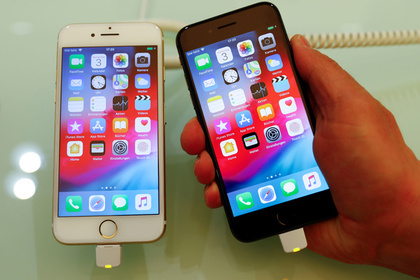Apple собралась удешевить iPhone в России