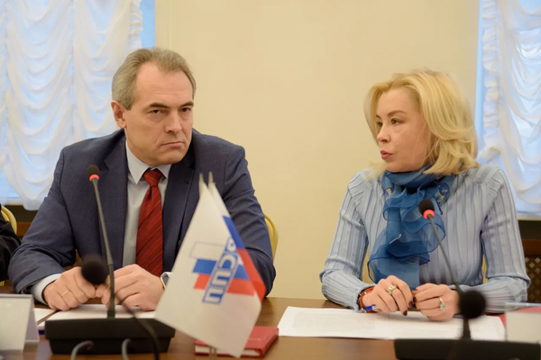 Глава Росприроднадзора Светлана Радионова и генеральный директор «ЕвроХима» Игорь Нечаев.