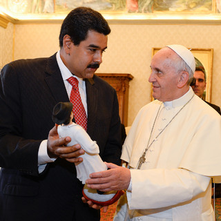 Избранный президент Венесуэлы Николас Мадуро и папа римский Франциск