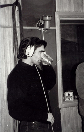 1992 год. Студия SNC. Вячеслав Бутусов во время записи альбома «Все это рок-н-ролл» группы «Бригады С».  