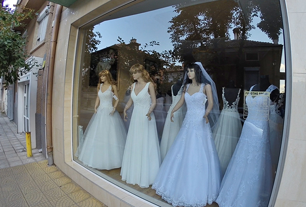 Улица свадебных платьев