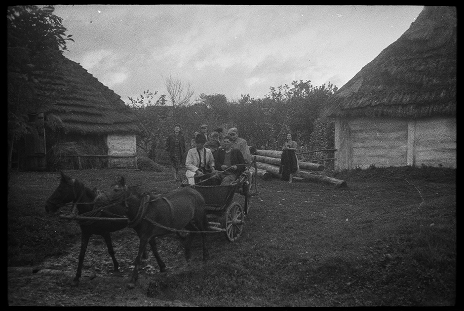 Деревенские жители. Украина, 1941 год.