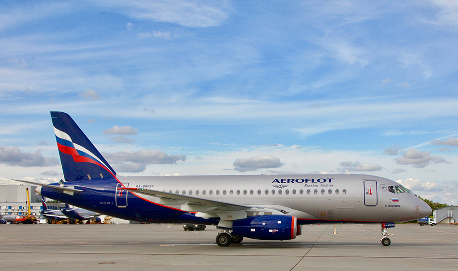 «Аэрофлот» является стартовым покупателем и крупнейшим эксплуатантом в России современных лайнеров Superjet 100. На данный момент парк компании насчитывает 50 самолетов данного типа. А осенью прошлого года «Аэрофлот» и Объединенная авиастроительная корпорация заключили соглашение на поставку еще 100 самолетов Superjet 100.
