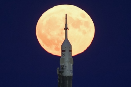 Стала известна дата предполагаемой высадки российских космонавтов на Луне