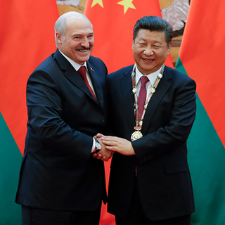 Президент Белоруссии Александр Лукашенко и председатель КНР Си Цзиньпин