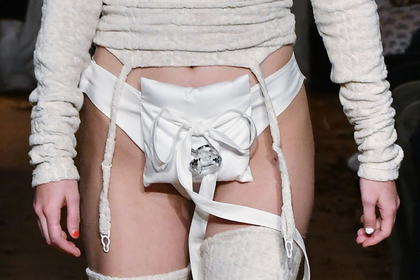 Странная деталь на нижнем белье модели смутила публику