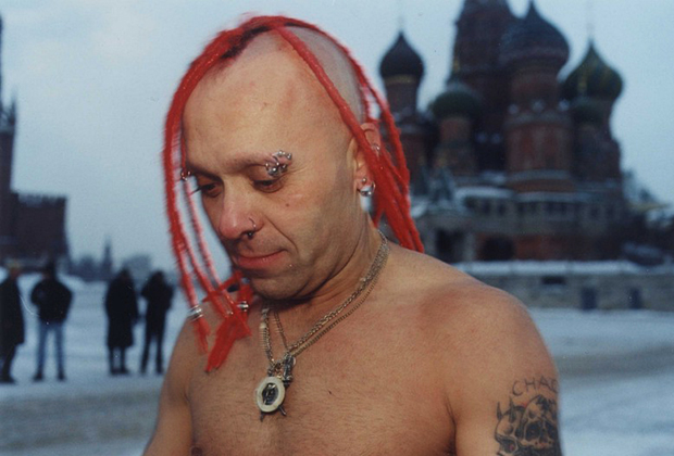 Февраль 1998 года. Участник  третьего панк-феста, вокалист британской The Exploited Уотти Бьюкэн на Красной площади