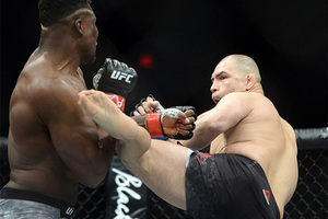 Славная охота Африканский Хищник нокаутировал легенду UFC за 26 секунд
