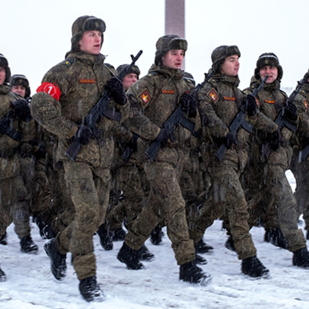 Почему нельзя выкладывать фото в военной форме
