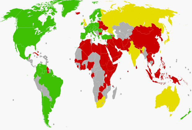 В странах, отмеченных зеленым цветом, порнография легальна. В регионах, помеченных желтым, на этот вид контента наложены ограничения (либо статус неоднозначен). Красный цвет символизирует запрет.