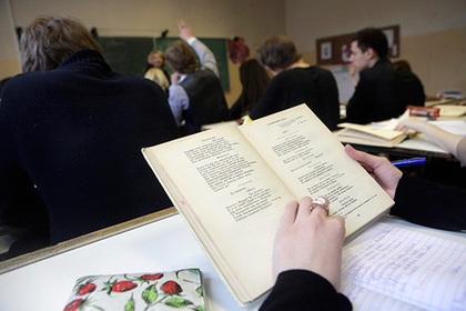 Дерусификацию латвийских школ проверят на законность